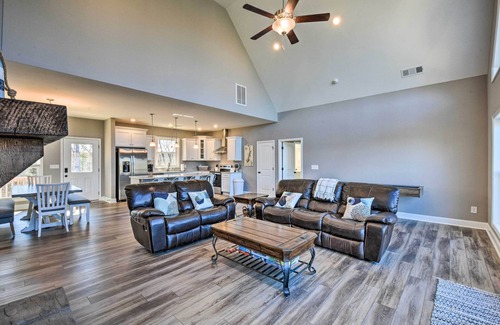 Seneca House | Lake Keowee Getaway: Boat Dock, Deck, Grill!