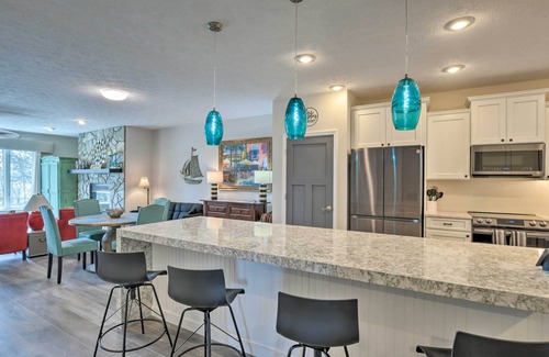 Salem Condo | Lake Keowee Resort Condo w/Balcony & Pool Access!