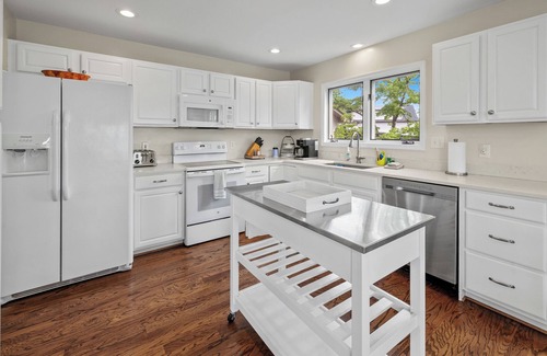 Seneca House | Lake Keowee Retreat w/Private Dock and Boat Ramp