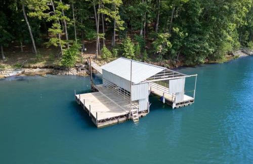 Gainesville House | Lake Lanier Escape- Gainesville Lakefront Stay