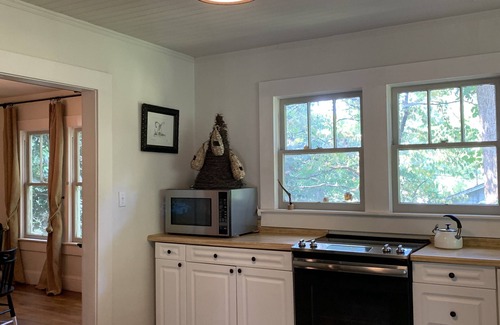 Gainesville House | Lake Lanier, Fire Pit, Fishing, Boating, Short Walk To Lake, Bring Your Boat!