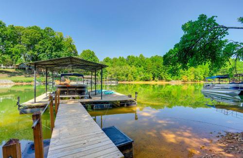 Dawsonville House | Lake Lanier Retreat with Boat Dock!