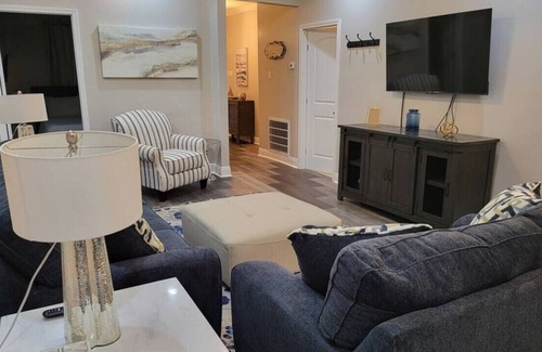 Lake Catherine House | Lake Leisure - Sleeps 9