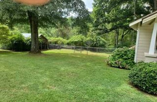 Mill Spring House | Lake Lure Mountain Bungalow - Pet Friendly. Cozy home with fenced in yard!
