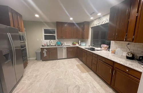 Summerton House | Lake Marion FRONT Home. Goat Island/Summerton. Private dock & ramp. Sleeps 12!