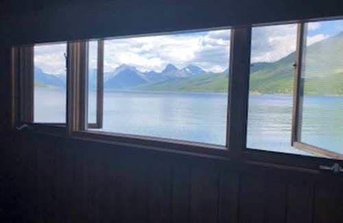Agpar Apartment | Lake McDonald View Cabin on the shores of Lake McDonald