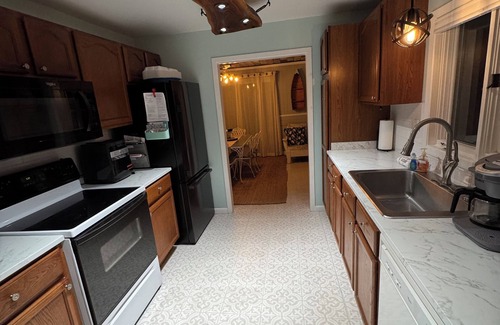 Muskegon House | Lake Mich Beaches Peaceful Retreat Fish Hike Duck Lake Disc Golf Fire Pit