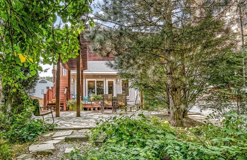 Michigan City Cottage | Lake Michigan Beach Cottage for 10