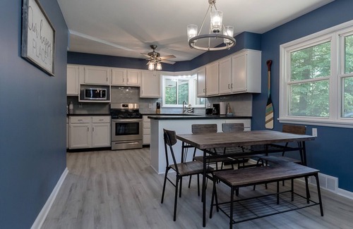 Muskegon House | Lake Michigan Retreat – Cozy Remodeled 3BR Getaway Near Scenic Beaches!
