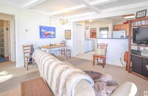 Montague House | Lake Michigan Waterfront! Semi-private beach steps away!