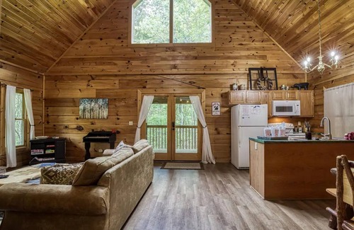 Sevierville Apartment | Lake Mountain Cabin w Pool Game Room Hot Tub