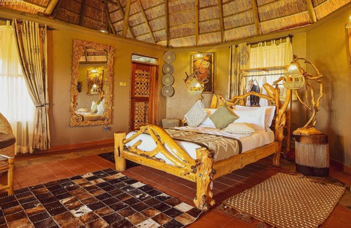 Kasese Cabin | Lake Munyanyange Caves Lodge