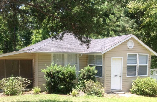 Lake Murray of Richland Cottage | Lake Murray Cozy Cottage on a Quiet Cove with Private Dock