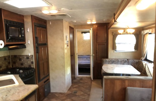 Gilbert House | Lake Murray lakefront/lake view RV camping/boating Short forest trail to shore