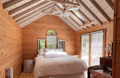 Gravenhurst Cottage | Lake Muskoka 2.5 Bedroom Island Cottage