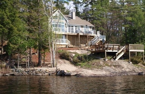 Bracebridge Cottage | Lake Muskoka/Island Executive Luxury/Sun & Sunset Exposure - 3 or 4 Bedroom