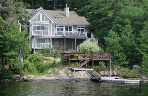 Bracebridge Cottage | Lake Muskoka/Island Executive Luxury/Sun & Sunset Exposure - 3 or 4 Bedroom