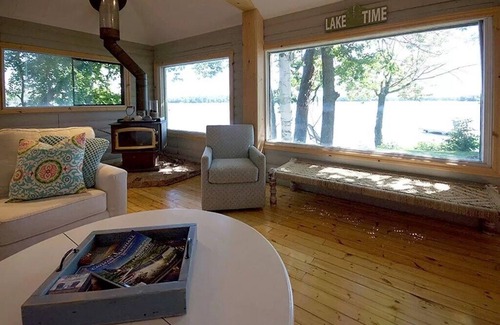 Bala House | Lake Muskoka - Lake Front Cottage - 230' Water