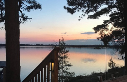 Bala Cottage | Lake Muskoka waterfront cottage with the most amazing sunsets!