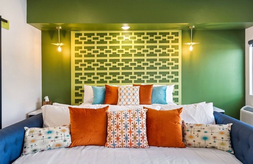 Dandridge Villa | Lake My Day (1-Bedroom Villa) by RedAwning