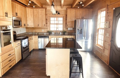 Mooresville Cabin | Lake Norman Cabin Retreat -lake front-with private boat dock-