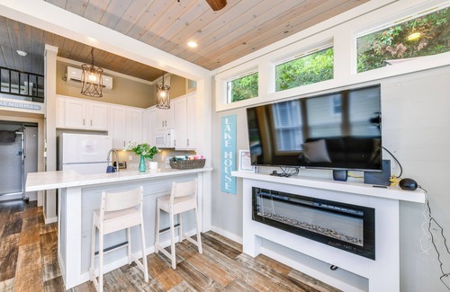 Sherrills Ford Cottage | Lake Norman Getaway w/Pool Access + Kayaking!