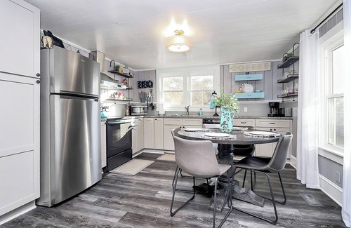 Cornelius House | Lake Norman Shabby Chic bungalow in Cornelius close to Davidson