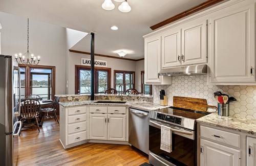 Barium Springs House | Lake Norman Waterfront Home with Panoramic Views