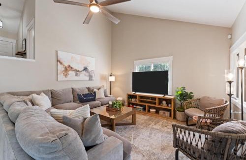 Mayhew House | Lake Norman Waterfront Home w Covered Porch Sunset Views Easy Access to Dining Shopping Uptown Charlotte Adventures Sunsets on Shoreline