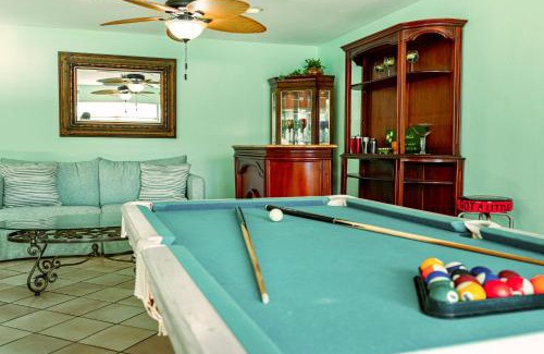 Bradenton House | Lake O' Woods! Gated private pool home!