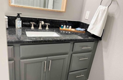 Lake Ozark Apartment | Lake Ozark, King Suite, Indoor Pool, Golf, Fishing