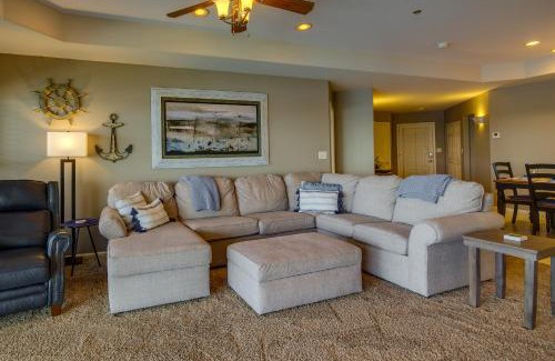 Lake Ozark Apartment | Lake Ozark Vacation Rental Pool and Dock Access!