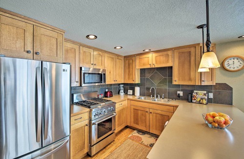Sandpoint Condo | Lake Pend Oreille Condo w/Porch & Mountain View!