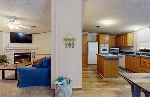 Seguin House | Lake Placid Waterfront/Sleeps 10