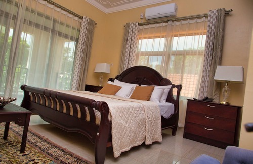 Entebbe House | Lake Point Villa
