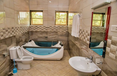 Entebbe House | Lake Point Villa