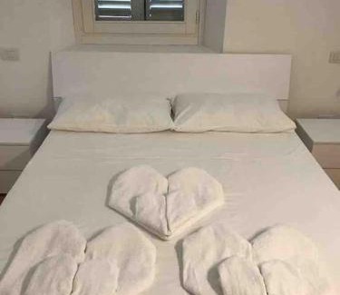 Meina Apartment | Lake pool&garden house