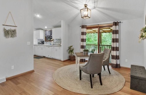 Montello House | Lake Puckaway Retreat