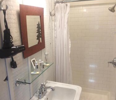 Lakemont Hotel | Lake Rabun Hotel