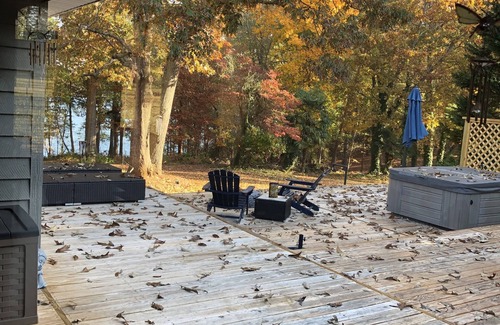 Anderson House | Lake Retreat House