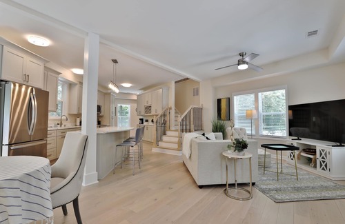 Austell House | Lake Retreat Next to Atlanta