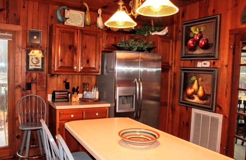 Ten Mile House | Lake Retreat the perfect cozy get away!