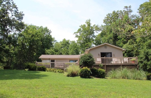 Ten Mile House | Lake Retreat the perfect cozy get away!