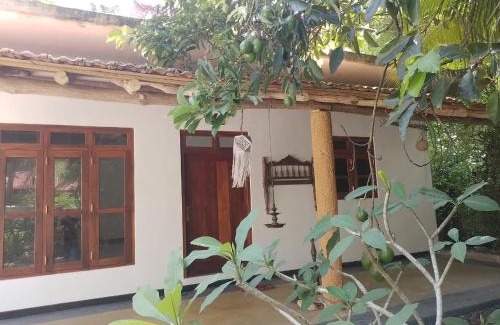 Habaraduwa Apartment | Lake Road Villa