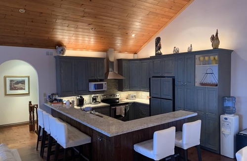 Muskoka Lakes Cottage | Lake Rosseau spacious, welcoming and lake loving family cottage gem