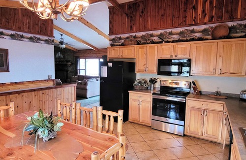 Sylvan Shores Cabin | Lake Shore Cabin on Beaver Lake with Boat Dock & Swim Deck