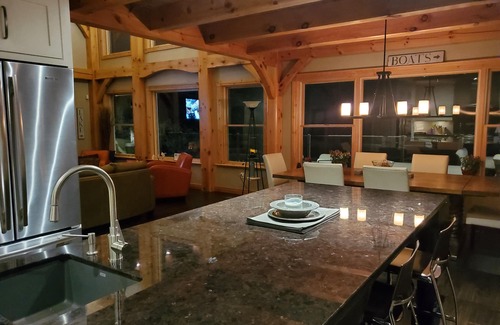 Oro Station Cottage | Lake Simcoe Very Rare Southern Exposure Timberframe Waterfront With Hot Tub