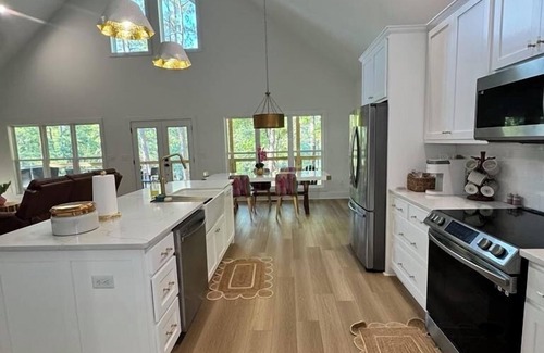 Milledgeville House | Lake Sinclair Haven