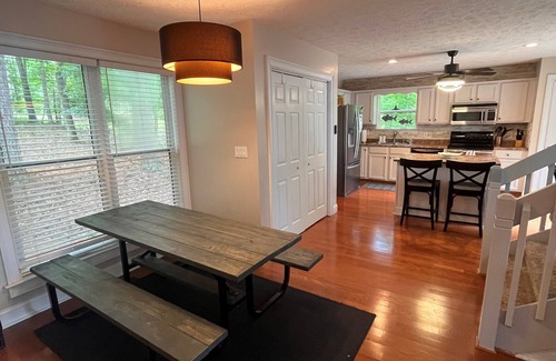 Lake Oconee House | Lake Sinclair Shore, 10 Guests, 5 beds, SMART Home!