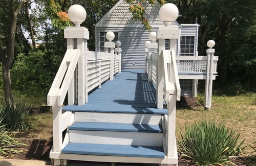 Miller Beach Cottage | Lake Street Beach Home-A short reach to the beach!